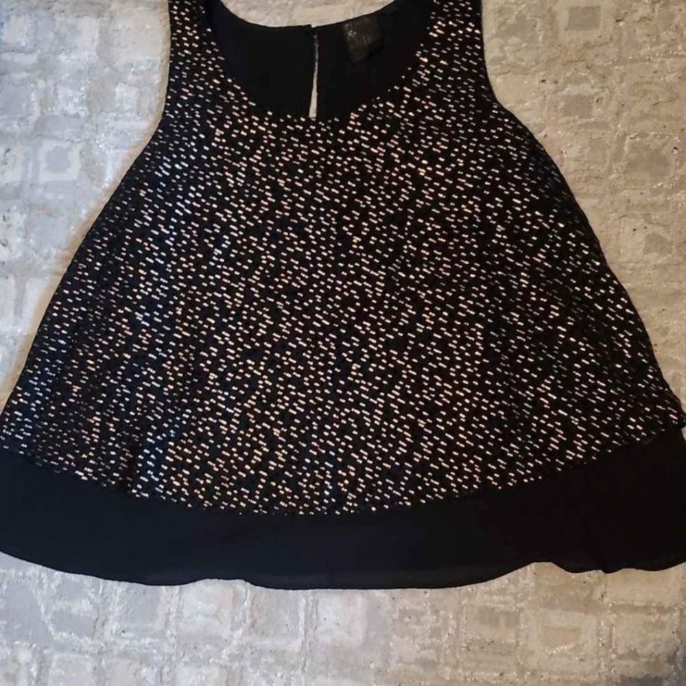Sleeveless tank size M 2/$20